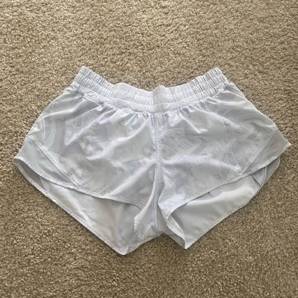 Lululemon Hotty Hot Low-Rise Lined Shorts 2.5”